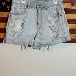 America Eagle Stretch Mom Distressed Light Blue Denim Shorts Size 6